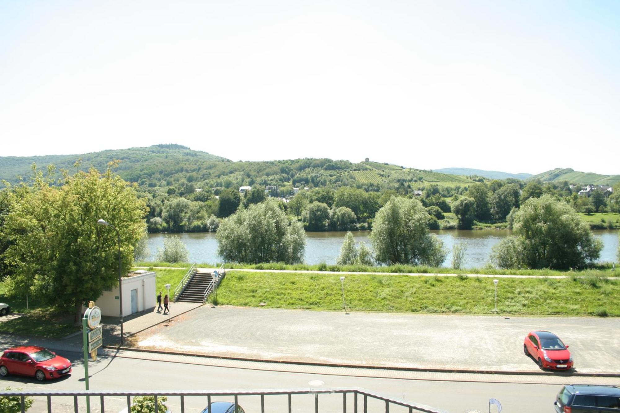 Hotel-Weinhaus Stettler Лизер Экстерьер фото